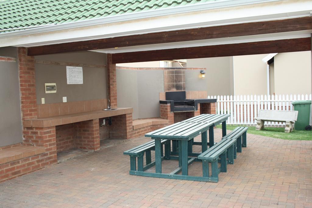 African Eagle Apartments Witfield Exterior photo