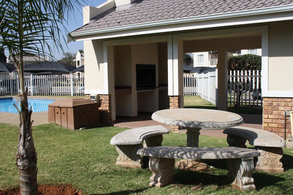 African Eagle Apartments Witfield Exterior photo